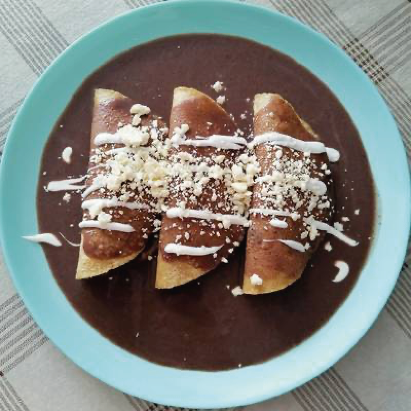 Lunes 26 - Enfrijoladas