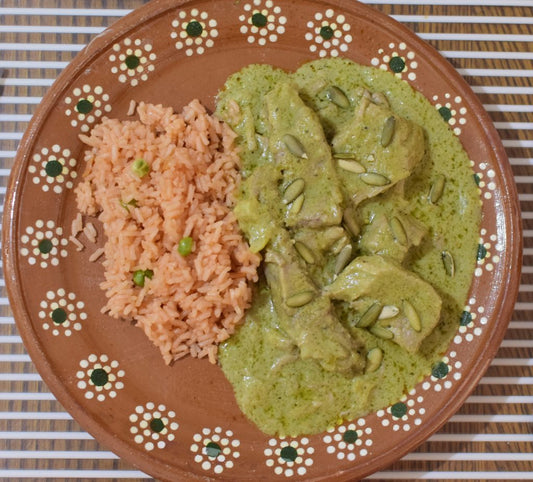 Miércoles 30 - Mole verde con carne de puerco